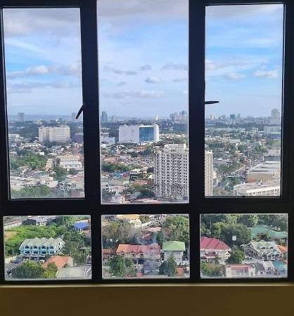 Congressional Town Center Aparthotel Manila Exteriör bild