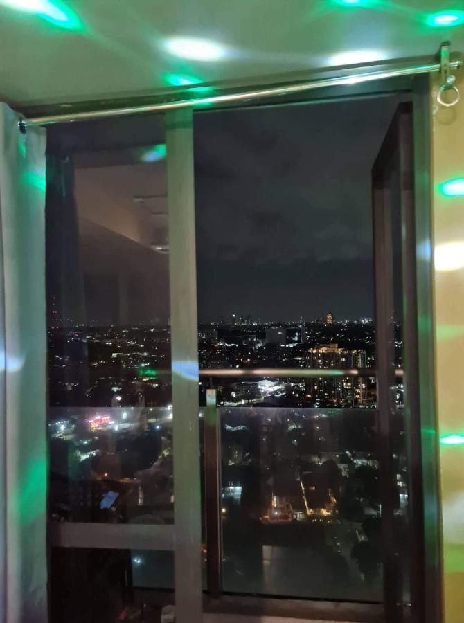 Congressional Town Center Aparthotel Manila Exteriör bild